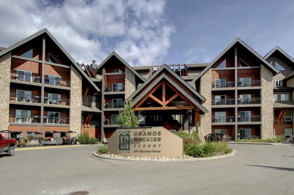 B&B Grand Rockies Resort 2Br 1Pullout Canmore Esterno foto