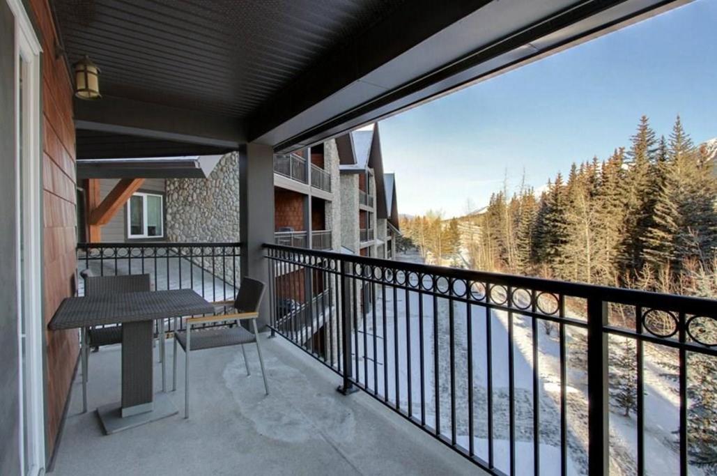 B&B Grand Rockies Resort 2Br 1Pullout Canmore Esterno foto