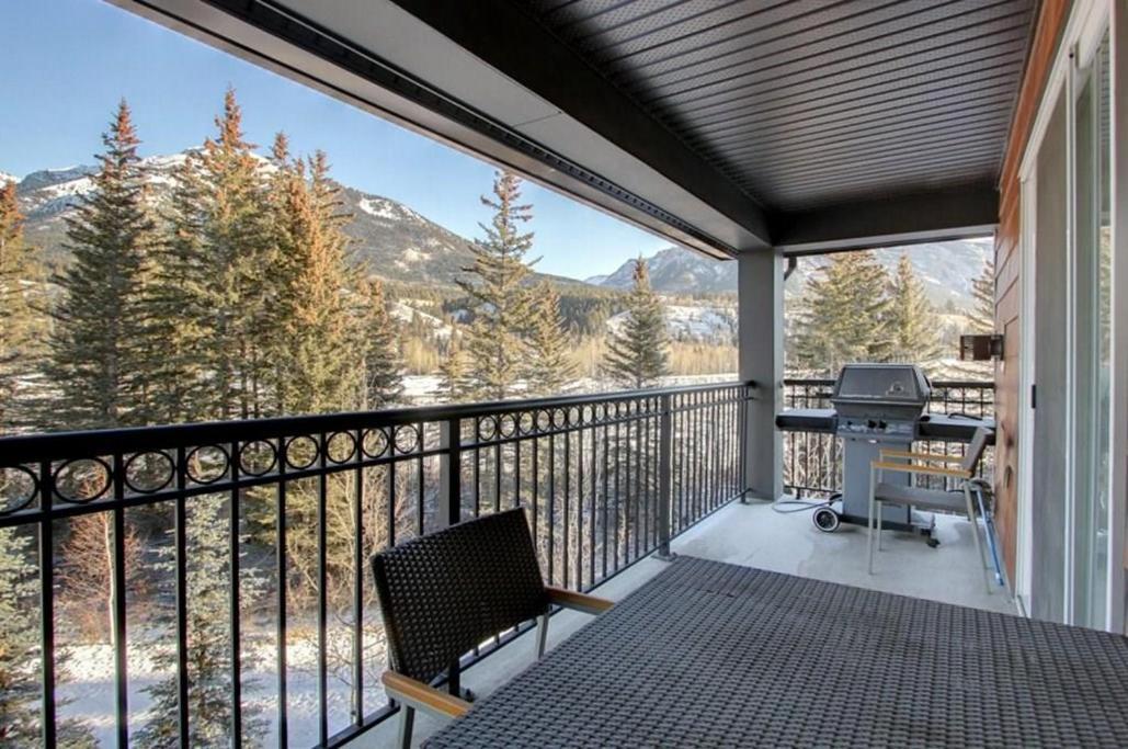 B&B Grand Rockies Resort 2Br 1Pullout Canmore Esterno foto